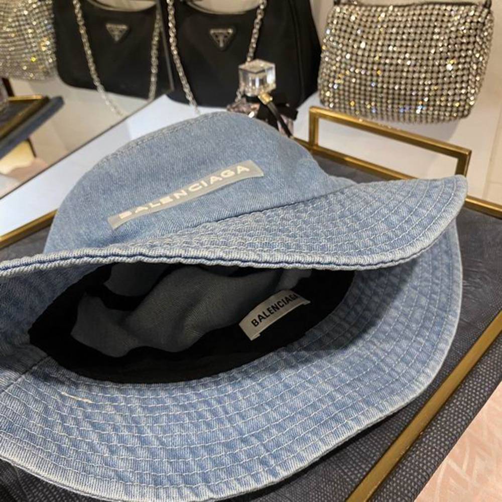 Ba*len*cia*ga hat